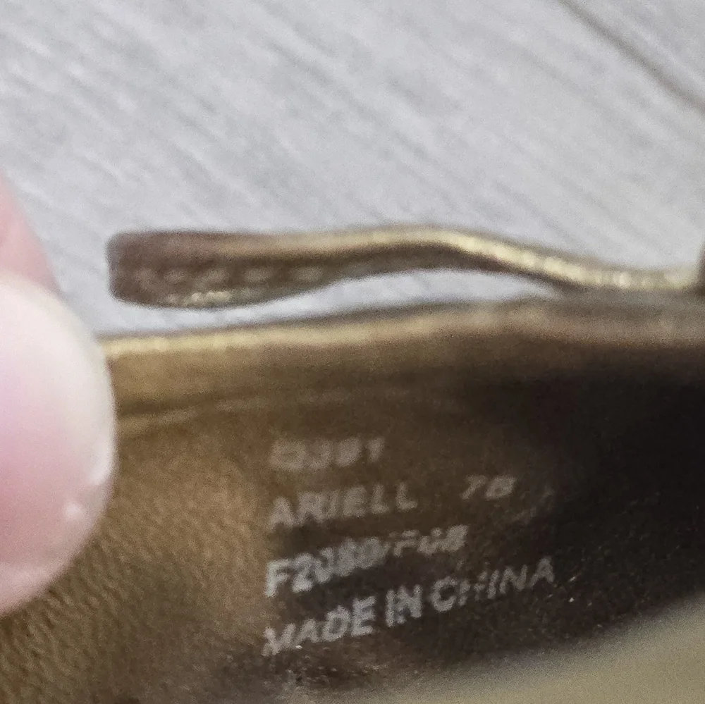 Coach Ariell Gold Tan Monogram Ballet Flats Size 7 Comfy Streetwear Metallic - Picture 7 of 9